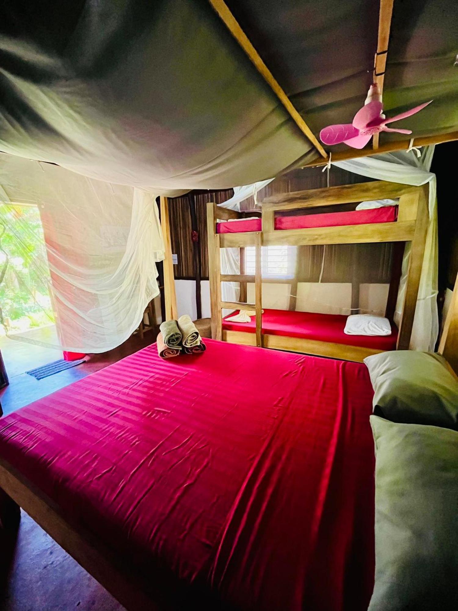 Tamarin Lodge Ampangorinana Exterior foto