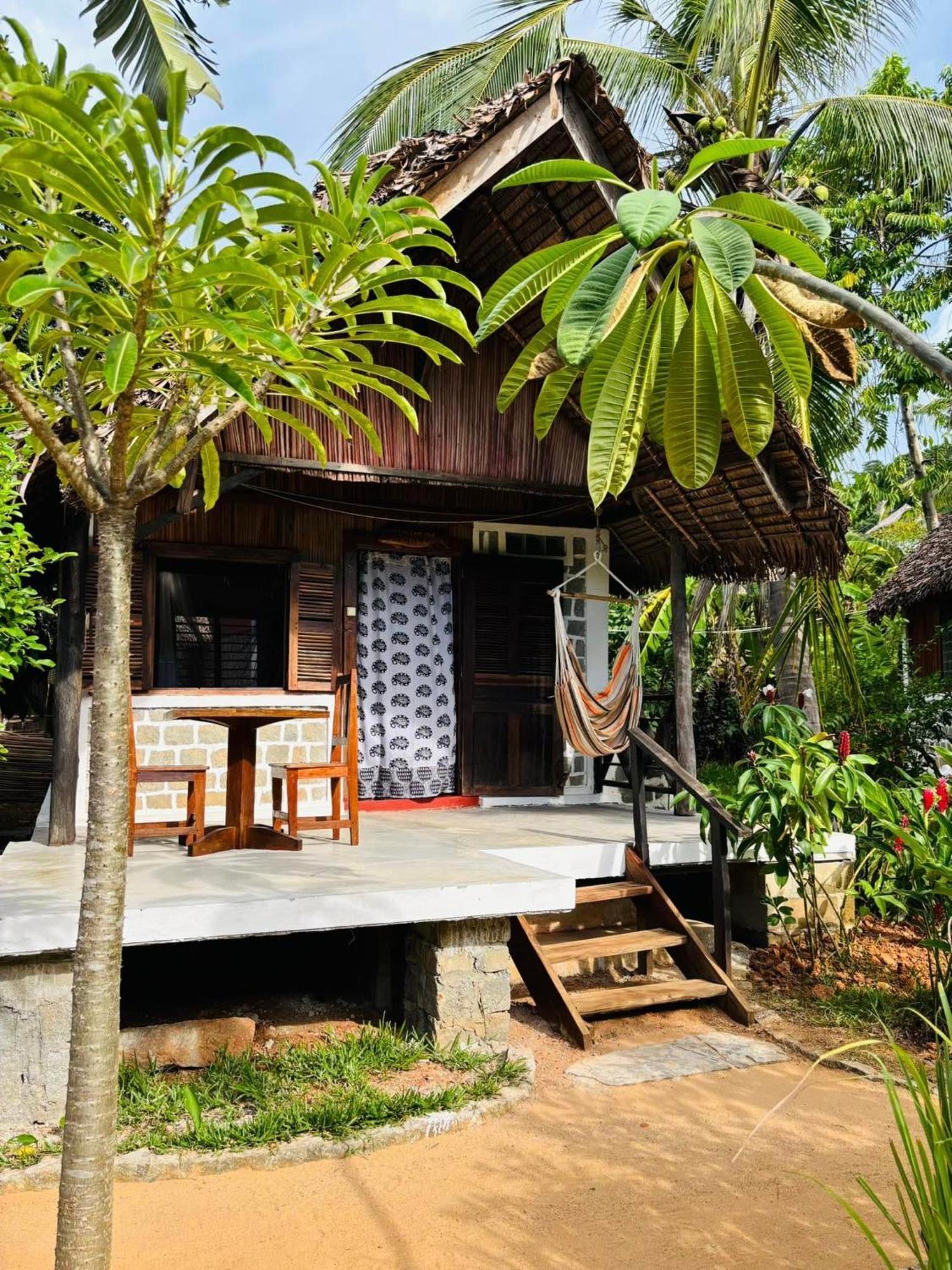 Tamarin Lodge Ampangorinana Exterior foto